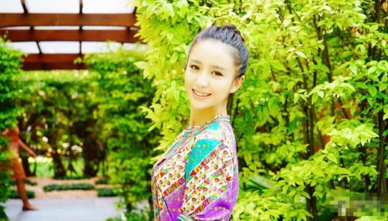 佟丽娅再晒与董璇度假美照