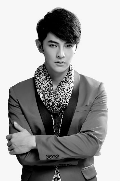 汪东城被网友质疑整容 回应:被说整容是褒奖