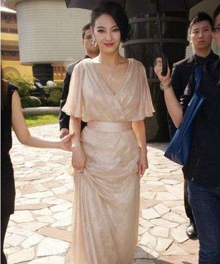 全民星探曝女星张雨绮出轨铁证 揭张雨绮车震门艳照门
