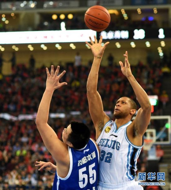 CBA总决赛:北京vs辽宁111-110险胜 总分2-2(比