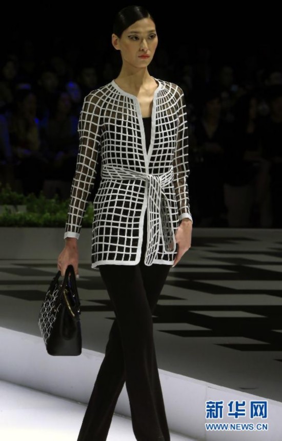 白领高级成衣发布会在京举行