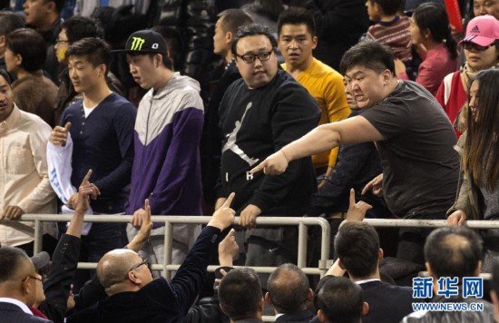 不讲究!CBA总决赛屡次出现观众斗殴