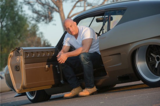 《速度与激情7》曝前传特辑 飞车家族 终极一