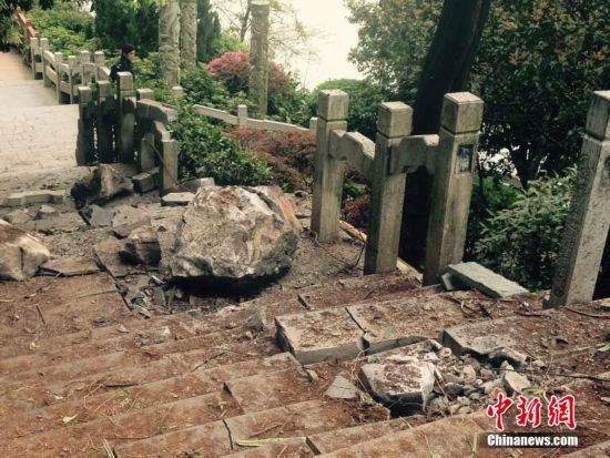 桂林叠彩区人口_桂林叠彩区帝景华庭(2)