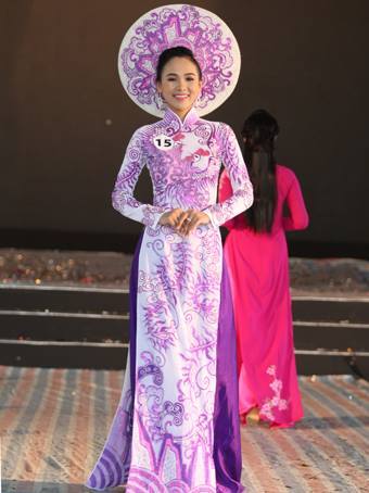 越南美女警察练习格斗照片曝光(图)