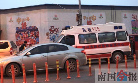 120救护车出诊被堵成家常便饭 主动避让者少