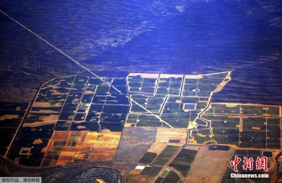 航拍图展示澳大利亚旱情 大面积农田荒芜