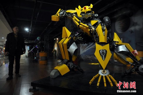 废弃零件变身变形金刚