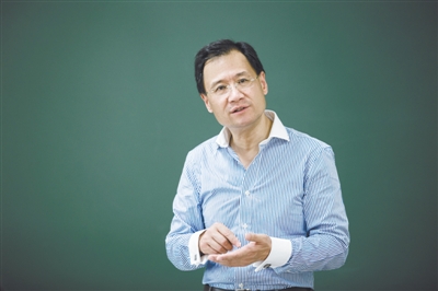 许章润：让法学语言“中国化”