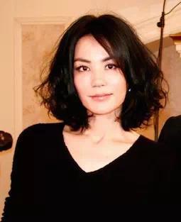 网曝王菲怀孕谢霆锋当爹 经常用手摸肚