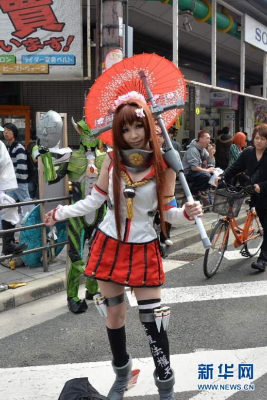 （國際）（1）日本大阪舉行動漫游行狂歡節　