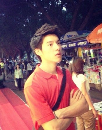 重庆马拉松帅交警太帅致秩序混乱 那些爆红过