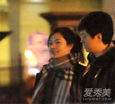 《我是歌手》第三季李健妻子童年照曝光 标准大美人