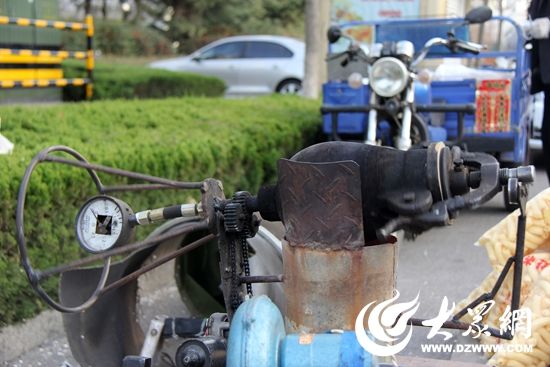 日照街边又现老式爆米花 吸引外国留学生(图)