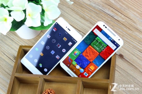 ��������ֵ���黳�� Moto X�Աȴ���T1 