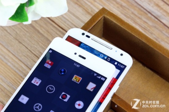 ��������ֵ���黳�� Moto X�Աȴ���T1 