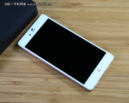 ˫沣+ͨ810 ŬZ9 Max