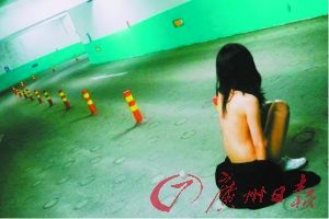 <em>女人体</em>摄影师:我就喜欢拍<em>姑娘</em>(图)_艺术_大众网