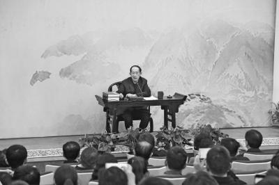 王立群:做学问就要有个性 不必懂那么多人情世