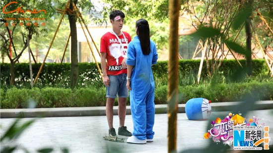 袁姗姗倒追雷佳音 人偶装扮萌翻观众