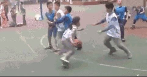 四川12岁女乔丹视频同龄球技完爆走红汽艇网络男子摩托图片