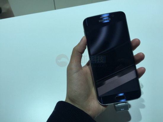 超高颜值的曲面屏!三星S6及S6 edge真机体验