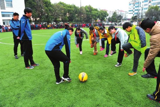 苏州167所学校申报足球特色学校 联赛面临挑战