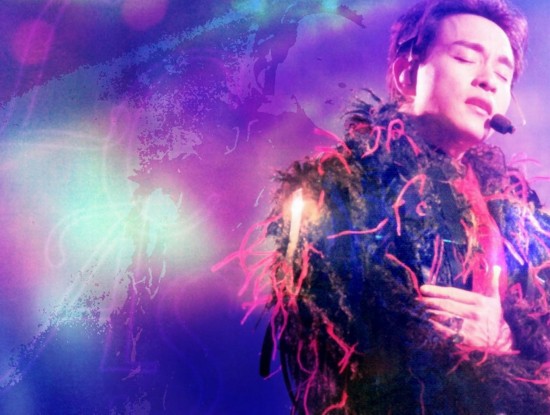 舔脚回眸神伤 十张图片看懂张国荣的一生