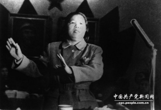 周恩来夫人邓颖超与母亲旧照曝光