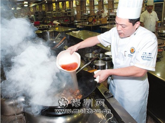 客家名菜 美味天成 传承创新走出围龙