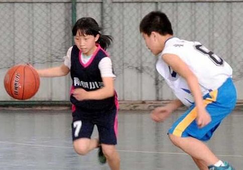 12岁女乔丹视频爆红盘点让大人自愧不如的安平结婚视频图片