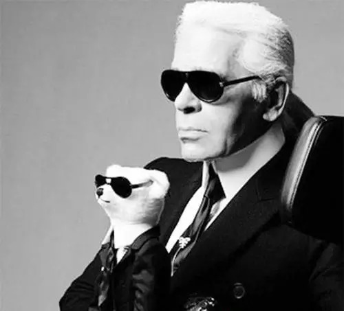 79岁走秀、60岁穿泳装上封面他们的青春有60