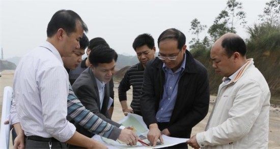 见建议.在红墙新建材、金戎万和、卓能新能源、好利来钢结高清图片