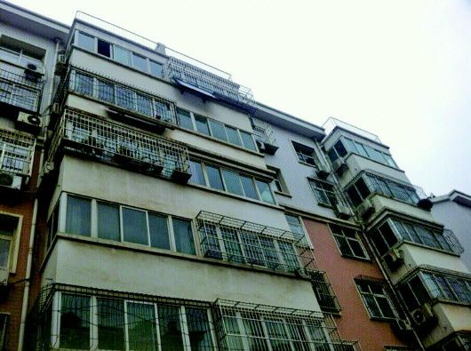 15岁男孩培训班逃课坠楼身亡