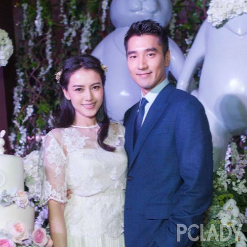 盘点靠脸蛋嫩玩姐弟恋的当红女星     高圆圆vs赵又廷     年龄差:5