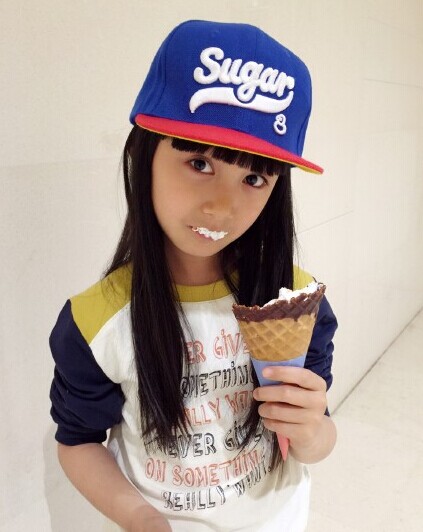 00后萌女神张籽沐走红 纯天然萝莉成国民女儿