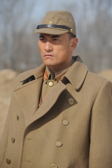 《燃烧》赫子铭首演反派 何洁指点其新造型
