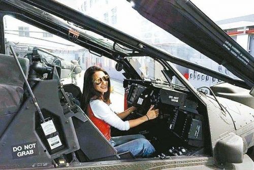 台湾女艺人李蒨蓉登阿帕奇惹风波 马英九责成