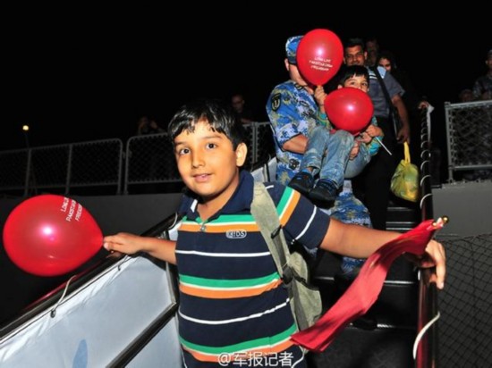 新加坡公民感激乘中国军舰离也门 求助多国被