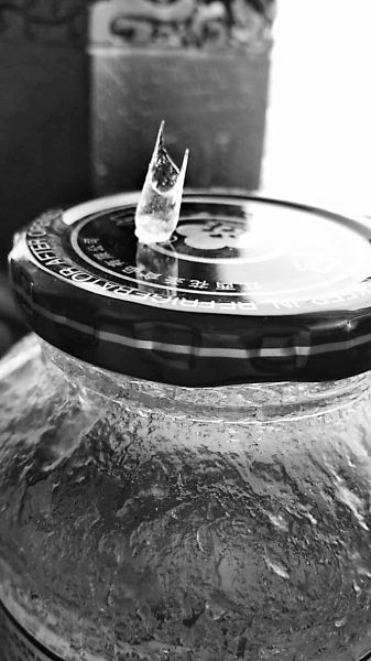 柚子茶里吃出玻璃碴儿 卖家否认生产流程出问