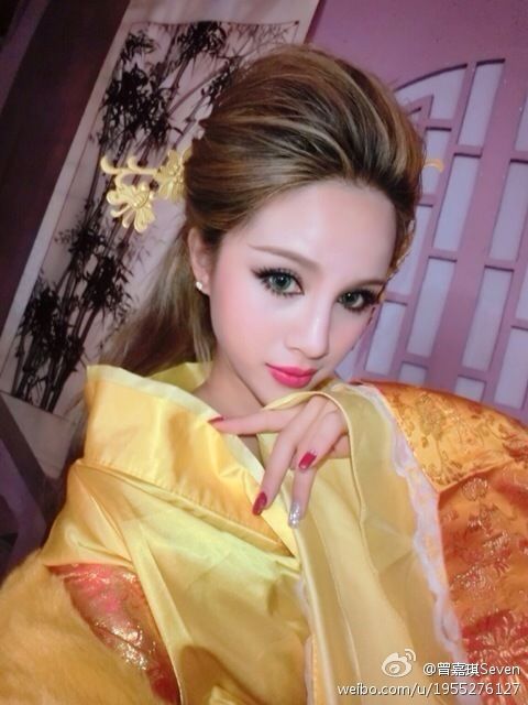 中德混血校花曾嘉琪性感自拍照 宅男热捧
