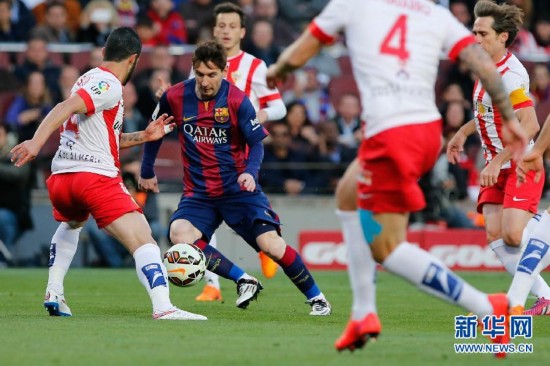 西甲巴萨vs阿尔梅里亚 梅西精彩弧线进球(比赛