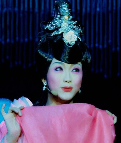 李玉刚反串美女王昭君 新歌200字歌词唱错3处