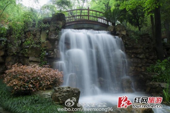 长沙岳麓山也有瀑布奇观 网友数次拍摄力证美景--湖南频道--人民网