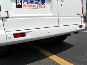 上汽商用车 上汽大通V80 2015款 2.5T AMT商杰版短轴中顶