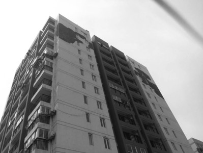 合肥一廉租房小区入住仅半年 外墙保温层大块