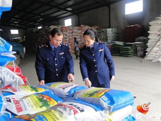 县工商红盾护农保春耕行动拉开序幕