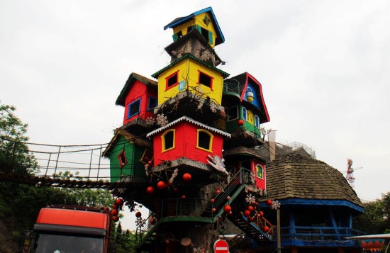 重庆最牛树屋9间房屋组成 错落有致梦幻惹眼