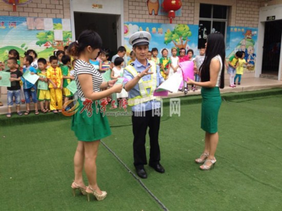 鹰潭:全国最美警察童样华退休