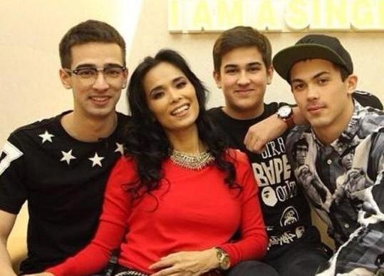 龚琳娜儿子搞怪庆生吃香肠遭调侃 明星混血儿